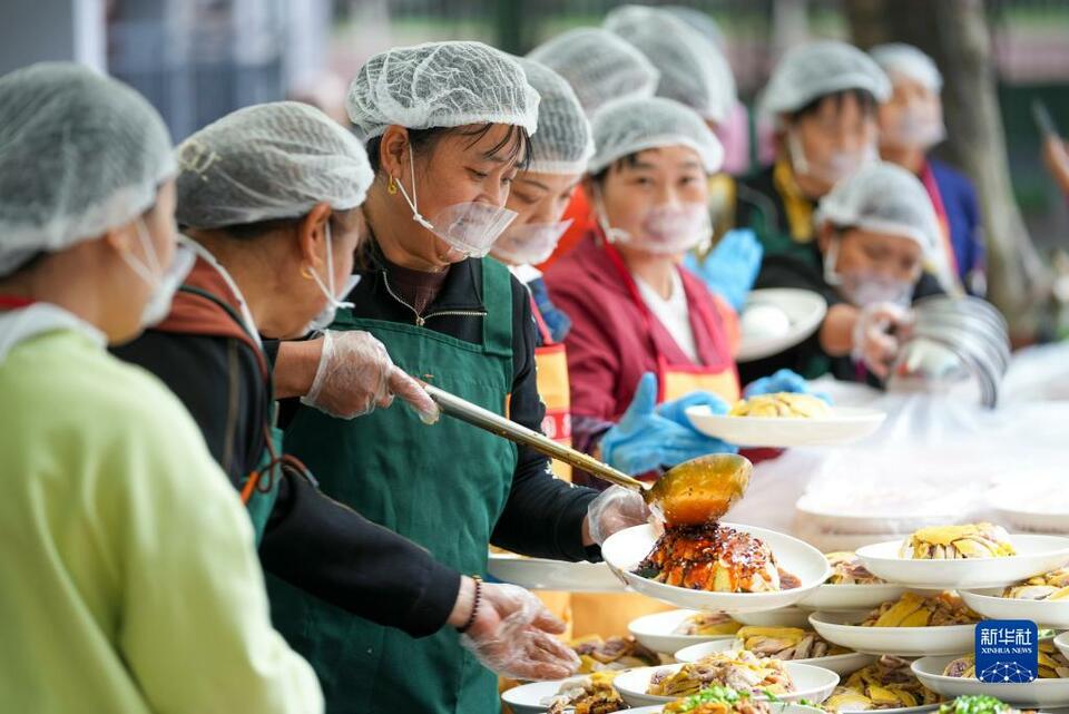 重阳前夕百家聚 欢庆节日品幸福