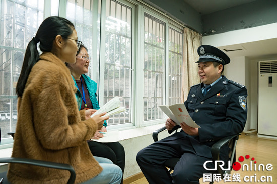 【法制安全】切实增强宪法意识 渝中警方掀起学习宪法热潮