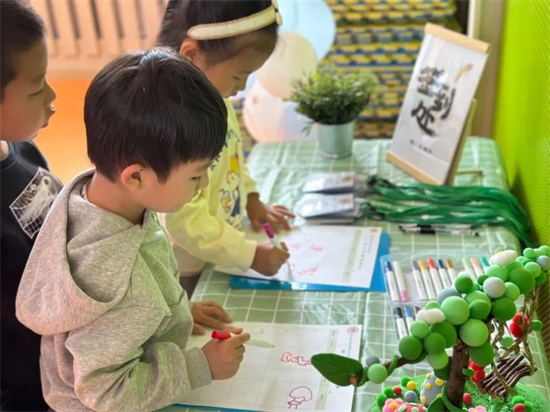 幼儿园开设幼儿议事厅 让小朋友讨论最喜欢玩什么游戏_fororder_教育游戏1