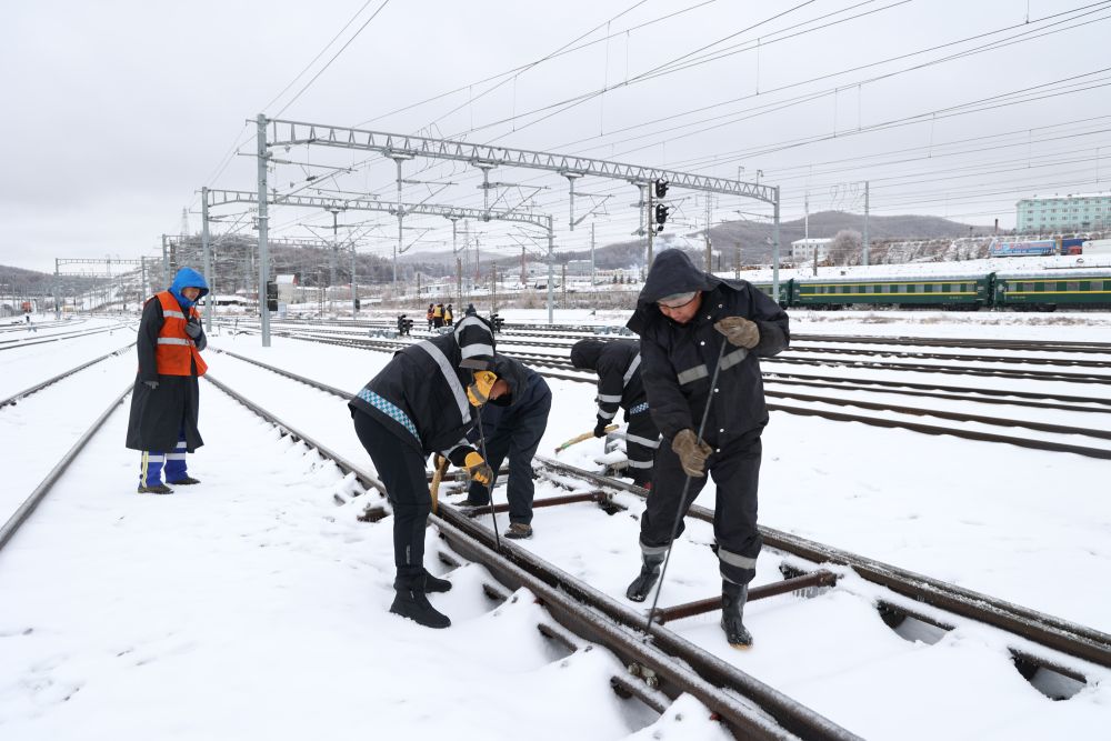 黑龙江牡丹江：迎战暴雪保畅通