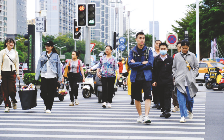 冷空气继续南下，广西大部开启降雨降温模式 南宁一夜换季 今日最低气温18℃