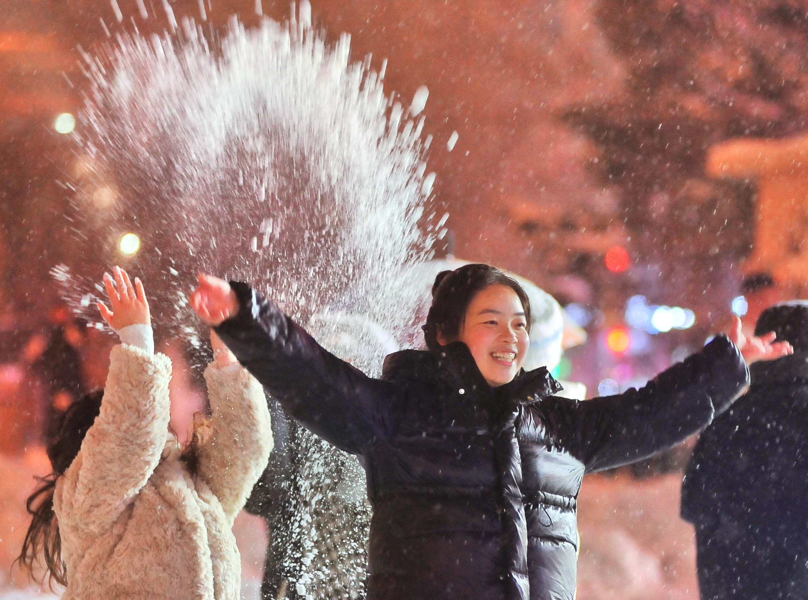 雪韵龙江｜雪夜冰城 如童话世界