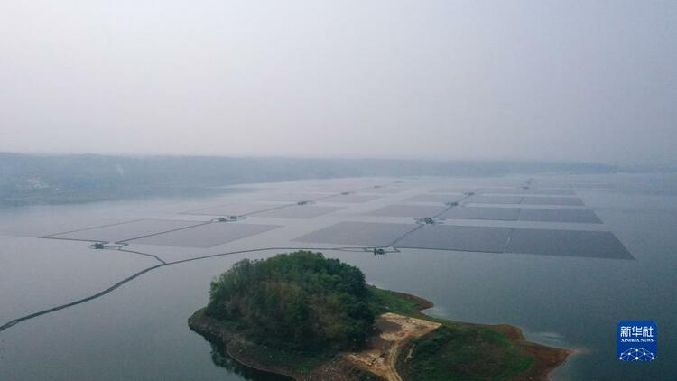 中企承建东南亚最大漂浮光伏项目在印尼并网发电