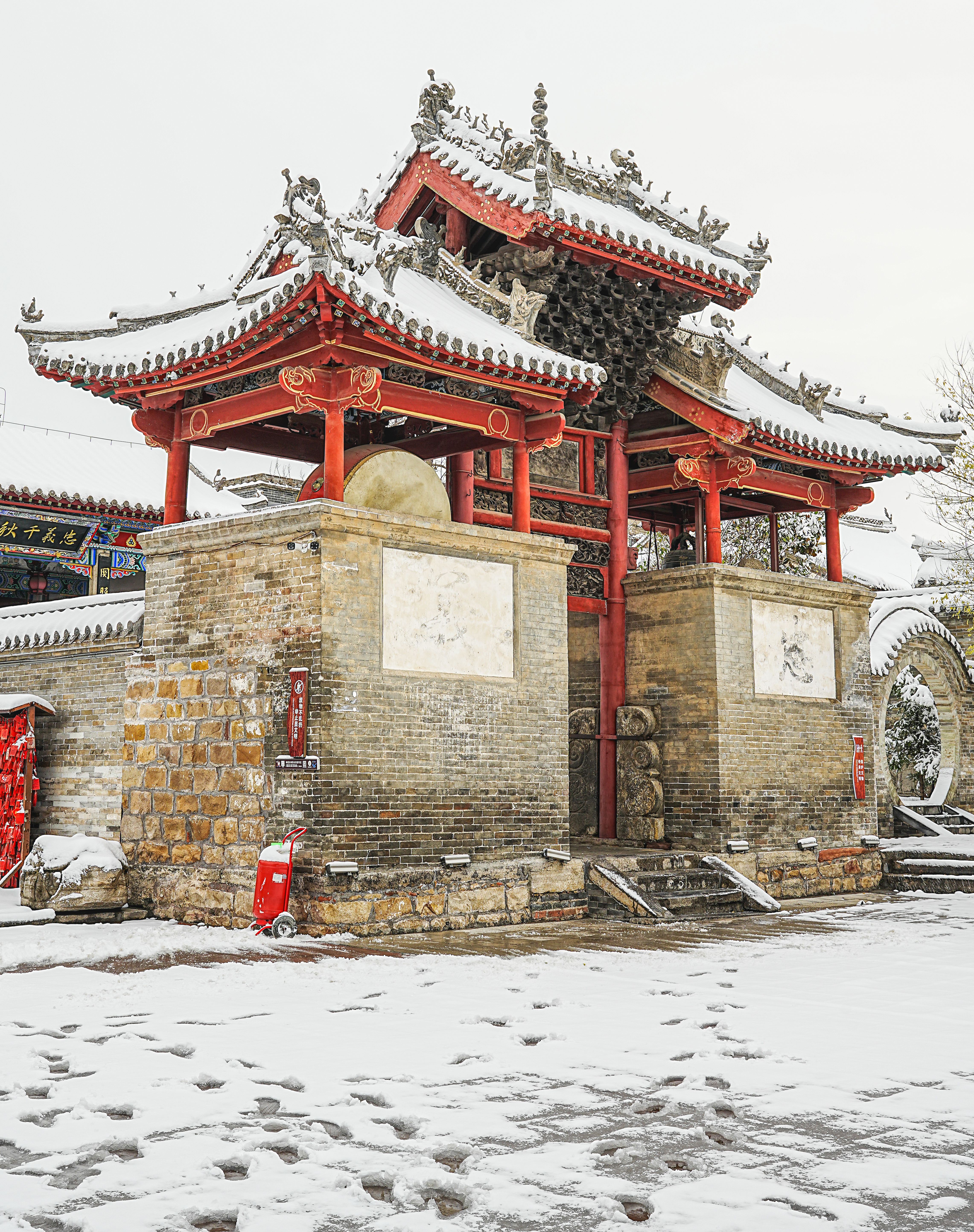 飞雪落成诗 一秒入仙境！雪后河南 美出“天际”