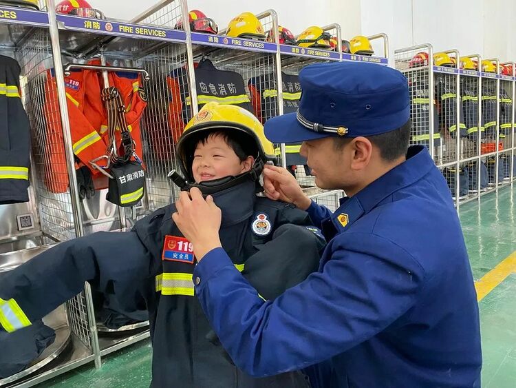 甘肃陇南：119消防宣传月 ：走进陇南消防 “零距离”体验消防魅力！_fororder_微信图片_20231120152833_5