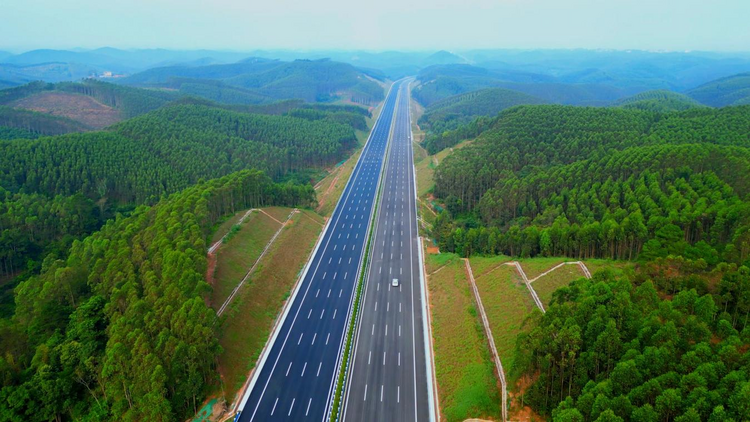 南横高速公路将于年底建成通车_fororder_112