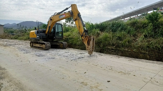 贵州修文：建好“民心路” 破解“出行难”_fororder_修文2