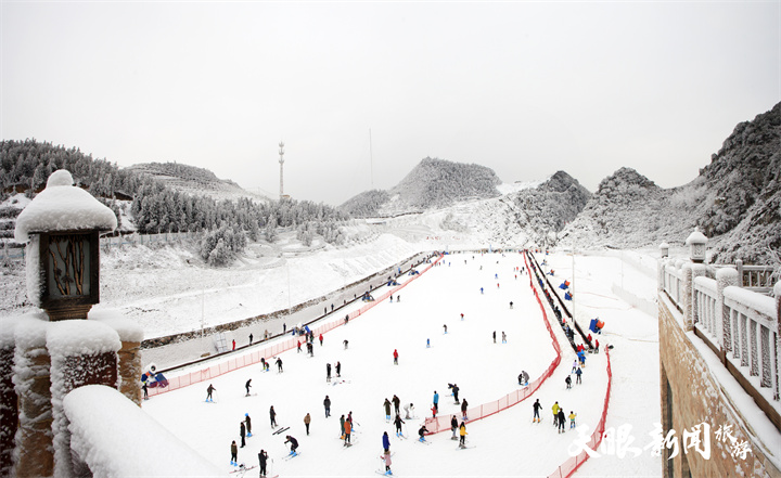 冬游凉都“趣”滑雪