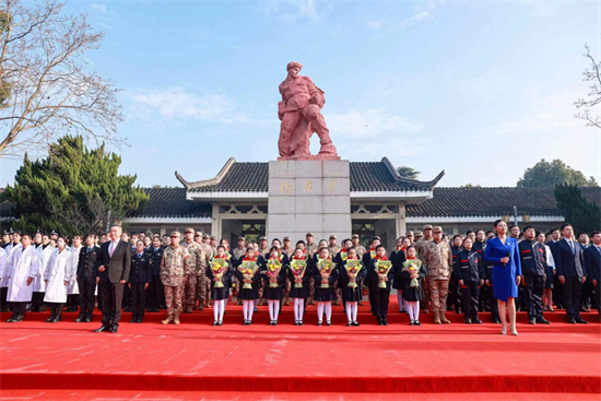 泰州举行纪念杨根思烈士牺牲73周年活动_fororder_图片15