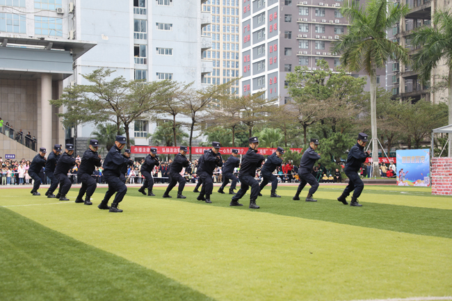 防城港公安警营开放日“警”彩纷呈_fororder_d6895b078896fcf36c280edb90b72c04