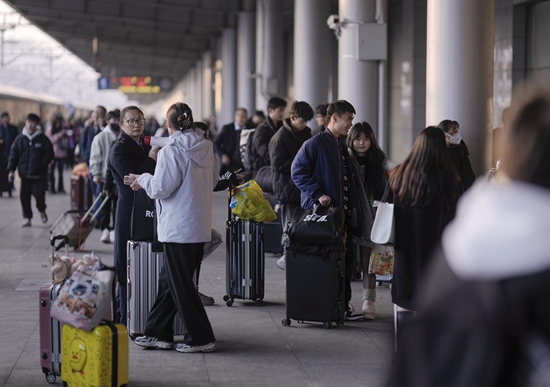 元旦运输期间 六盘水车务段发送旅客7.26万人次_fororder_车段3