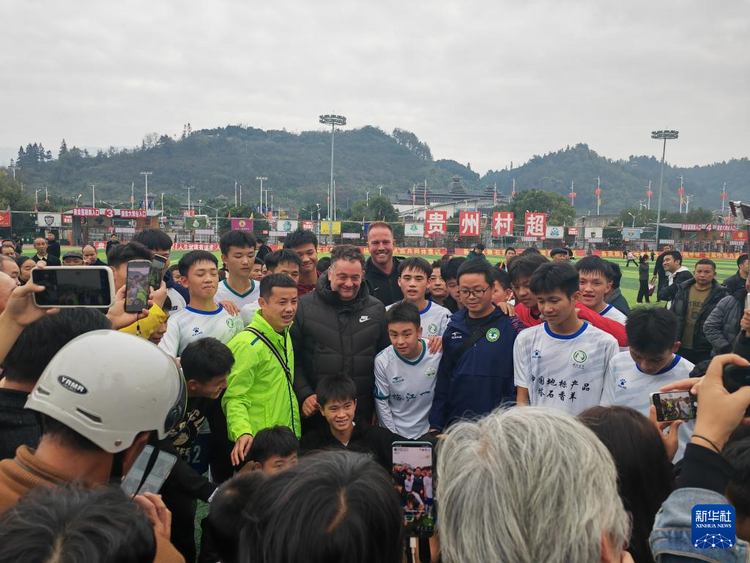 跨山越海，英超“村超”的双向奔赴