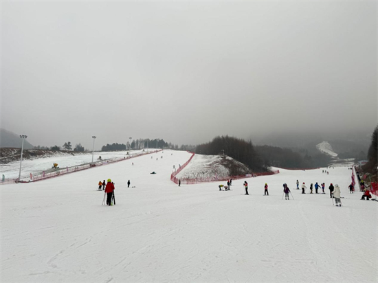 地处北纬41°至43°黄金滑雪旅游带 本溪大力发展冬季冰雪旅游经济_fororder_本溪加急4