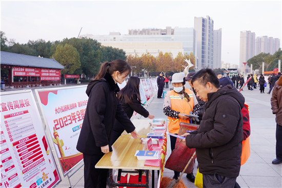 信阳市平桥区人民法院开展普法宣传活动_fororder_2