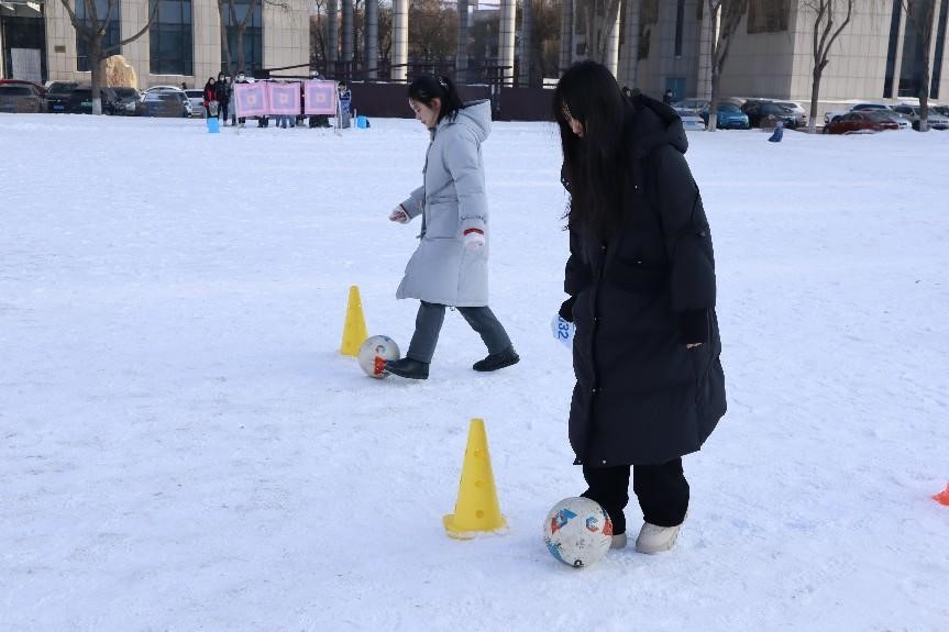 黑龙江中医药大学举办冰雪趣味运动会_fororder_7