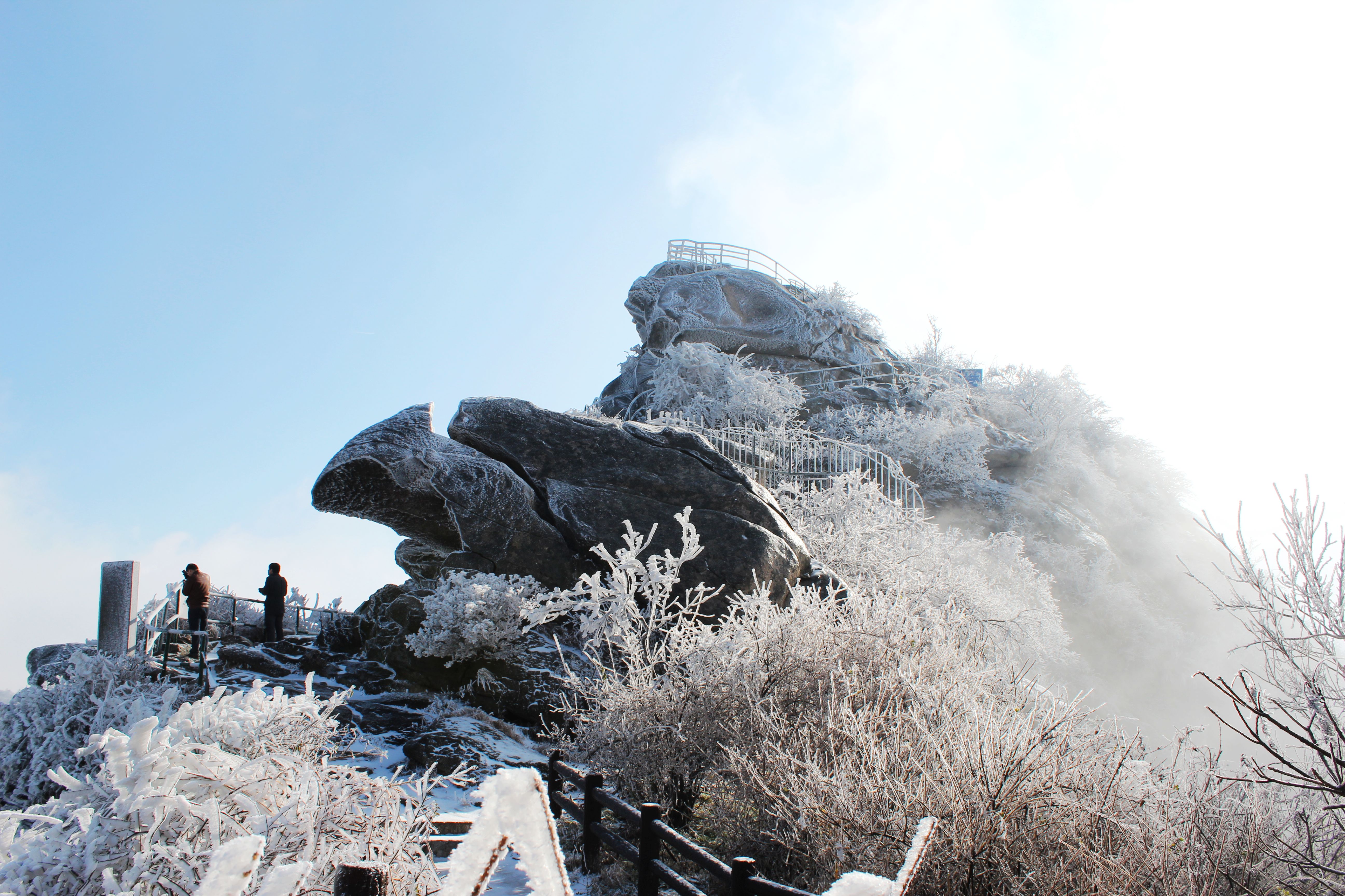 飞雪落成诗 一秒入仙境！雪后河南 美出“天际”