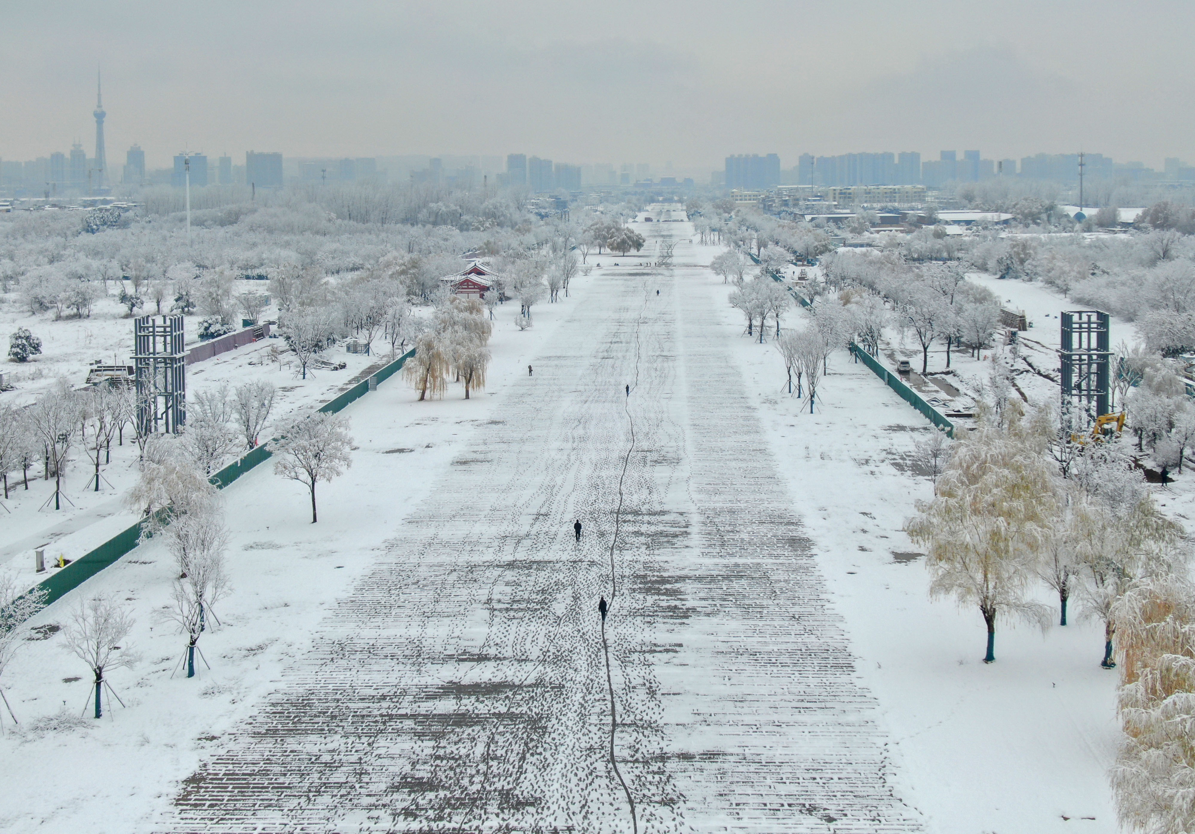 飞雪落成诗 一秒入仙境！雪后河南 美出“天际”