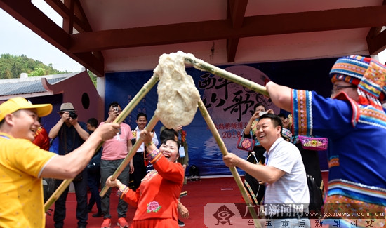 [焦点图、移动端、八桂大地百色、旅游文体]西林“三月三”山歌节吸引八方宾朋