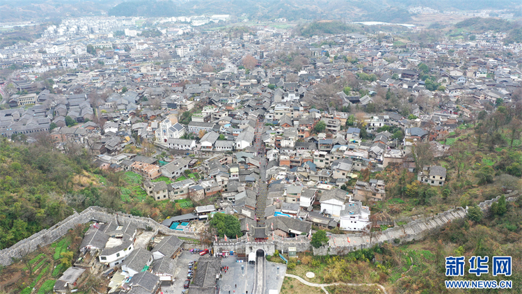 航拍贵阳花溪青岩古镇 领略古韵今风