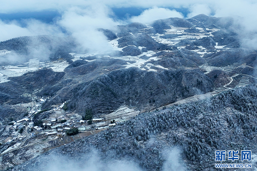 重庆酉阳：雪落天山堡 美景入画来