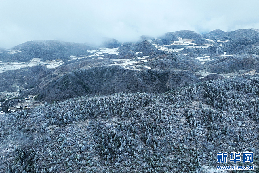 重庆酉阳：雪落天山堡 美景入画来