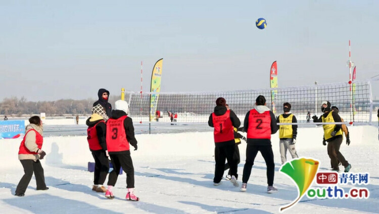 黑龙江赏冰乐雪系列活动启动 全国游客松花江上“玩嗨”