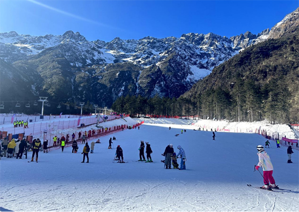 四川省第六届全民健身冰雪季在汶川启幕_fororder_未标题-1