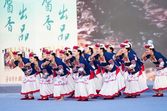 第六届茅台王子杯全国广场舞总决赛在贵州榕江举行 都匀代表队夺冠_fororder_广场舞1