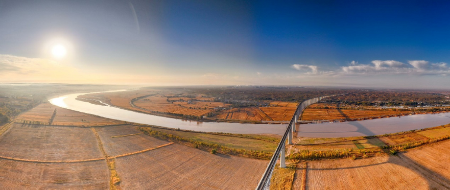 Picturesque Yellow River in Early Winter_fororder_图片10