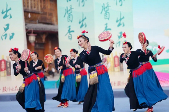 第六届茅台王子杯全国广场舞总决赛在贵州榕江举行 都匀代表队夺冠_fororder_广场舞2