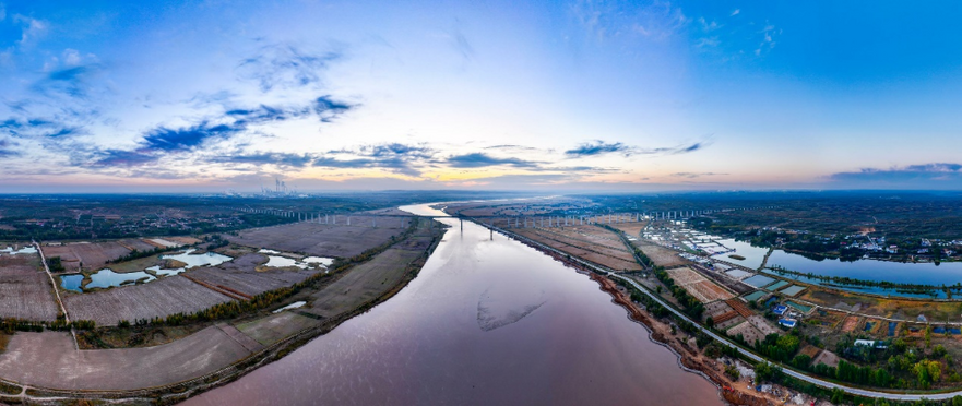 Picturesque Yellow River in Early Winter_fororder_图片14