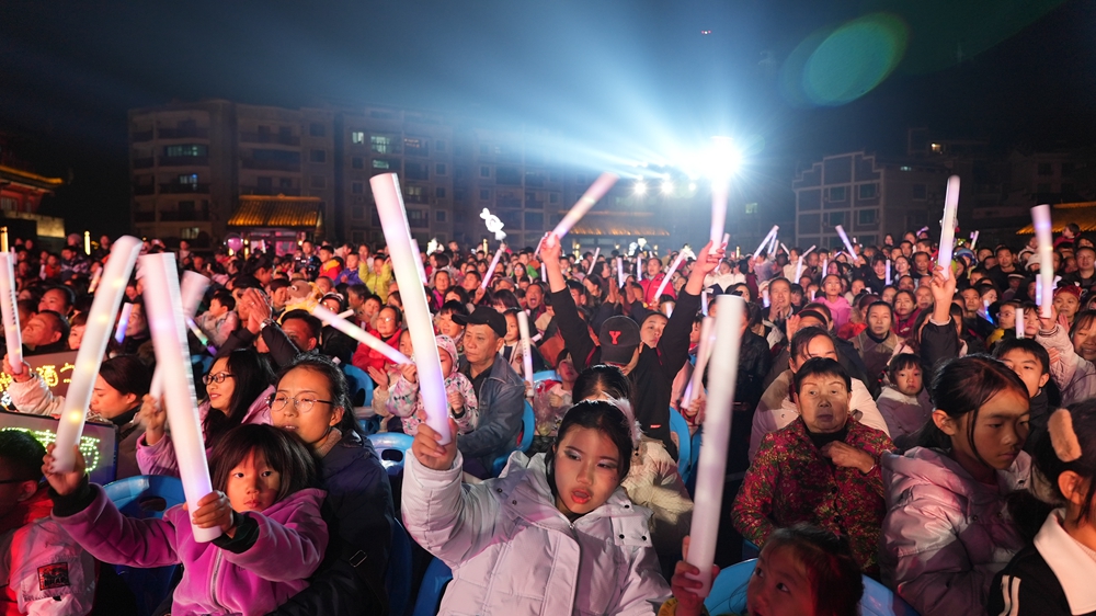 贵州镇远古城举办《跟着歌声走贵州》跨年音乐会_fororder_DSC02776.JPG