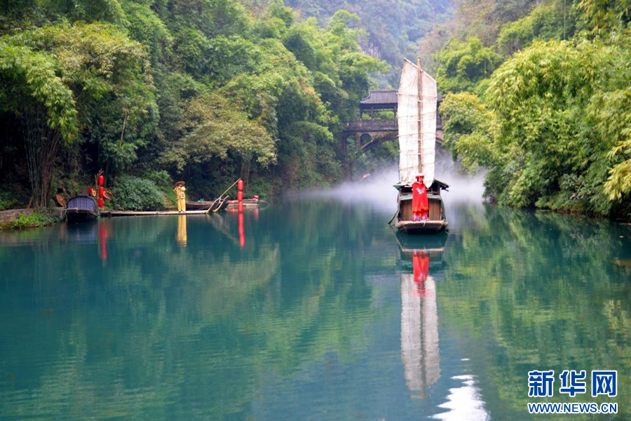 湖北宜昌：假日游赏峡江好风光