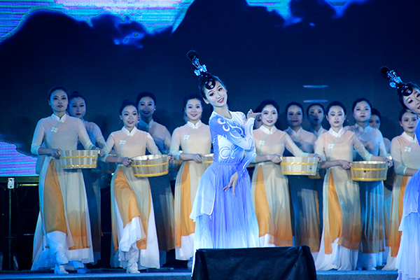 宜宾市南溪区2024年春节联欢晚会举行_fororder_演出现场-摄影-高学兵