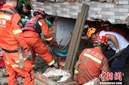 浙江遂昌山体滑坡遇难人数上升至15人 仍有12人失联