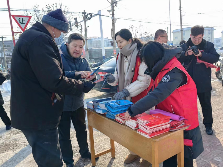 河北东光：普法宣传进集市 服务群众面对面_fororder_图片4