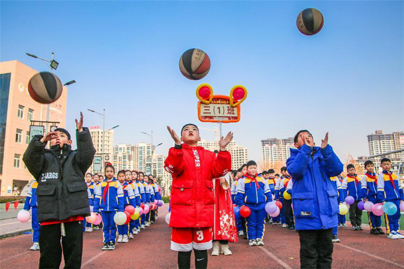 平顶山市鲁山县：少年不畏冬寒冷 飞扬活力正当时_fororder_图片4