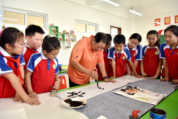 沧州渤海新区黄骅市南大港产业园区开展书法艺术进校园活动_fororder_图片18