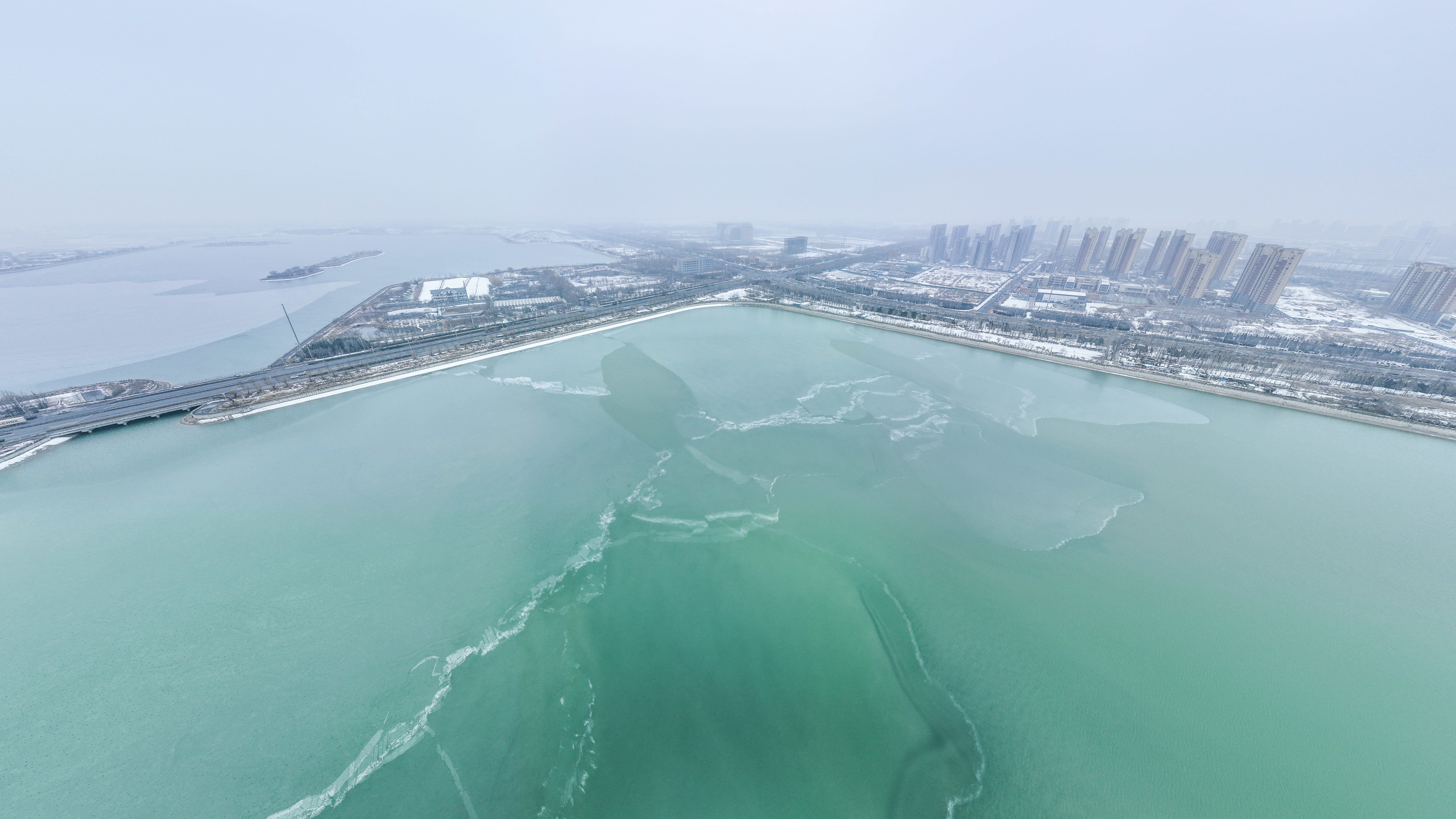 聊城：雪后望岳湖 冬景如画