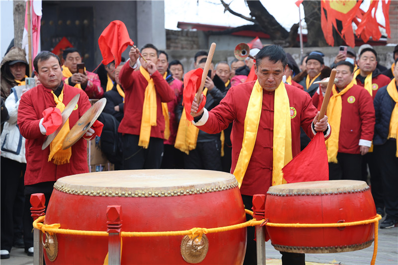 河南濮阳：村民腊八击鼓祭祖祈福_fororder_4N6A4496