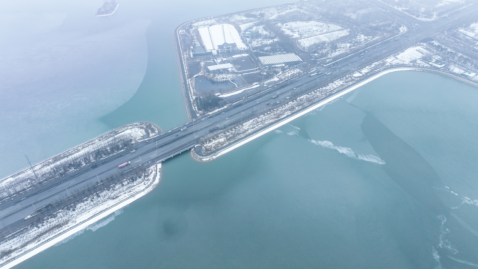 聊城：雪后望岳湖 冬景如画