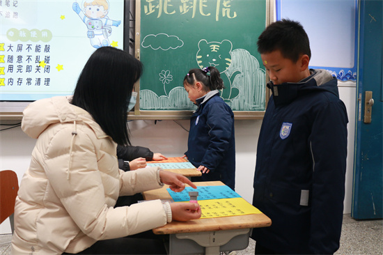 南京市琅琊路小学分校天润城小学：“童趣闯关显素养 不着笔墨也生花”_fororder_图片2