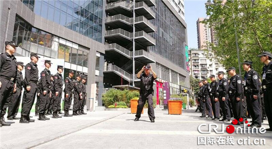 【法制安全】重庆江北：警企联动 合力护航九街治安