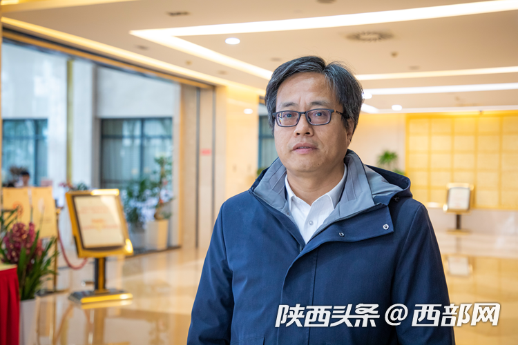 满怀履职热情报到！陕西省政协委员“有备而来”