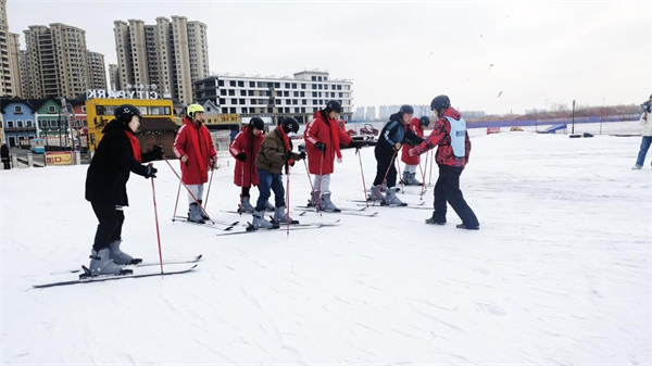 乐享冰雪 康复健身  沈阳市暨铁西区第八届残疾人冰雪运动季拉开序幕_fororder_残联3