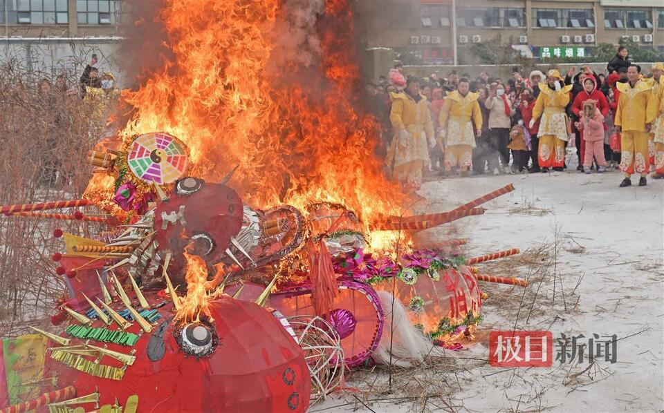 千年汉阳高龙起舞迎祥瑞