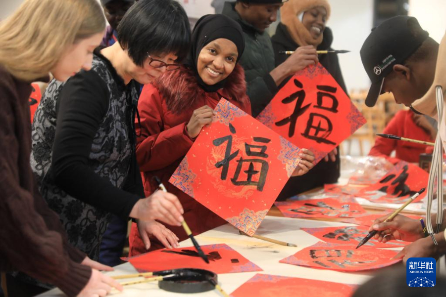 浙江舟山：留学生感受“中国年”