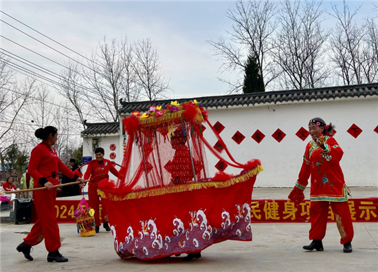 信阳市潢川县开展“新春送文艺下乡”活动_fororder_图片1