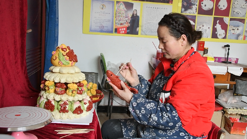 【新春走基层·寻“渭”中国年④】渭南市临渭区：巧手捏花馍 “蒸”出幸福味_fororder_图片1