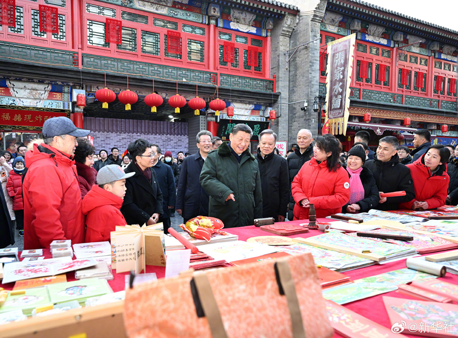 习近平春节前夕在天津看望慰问基层干部群众_fororder_12